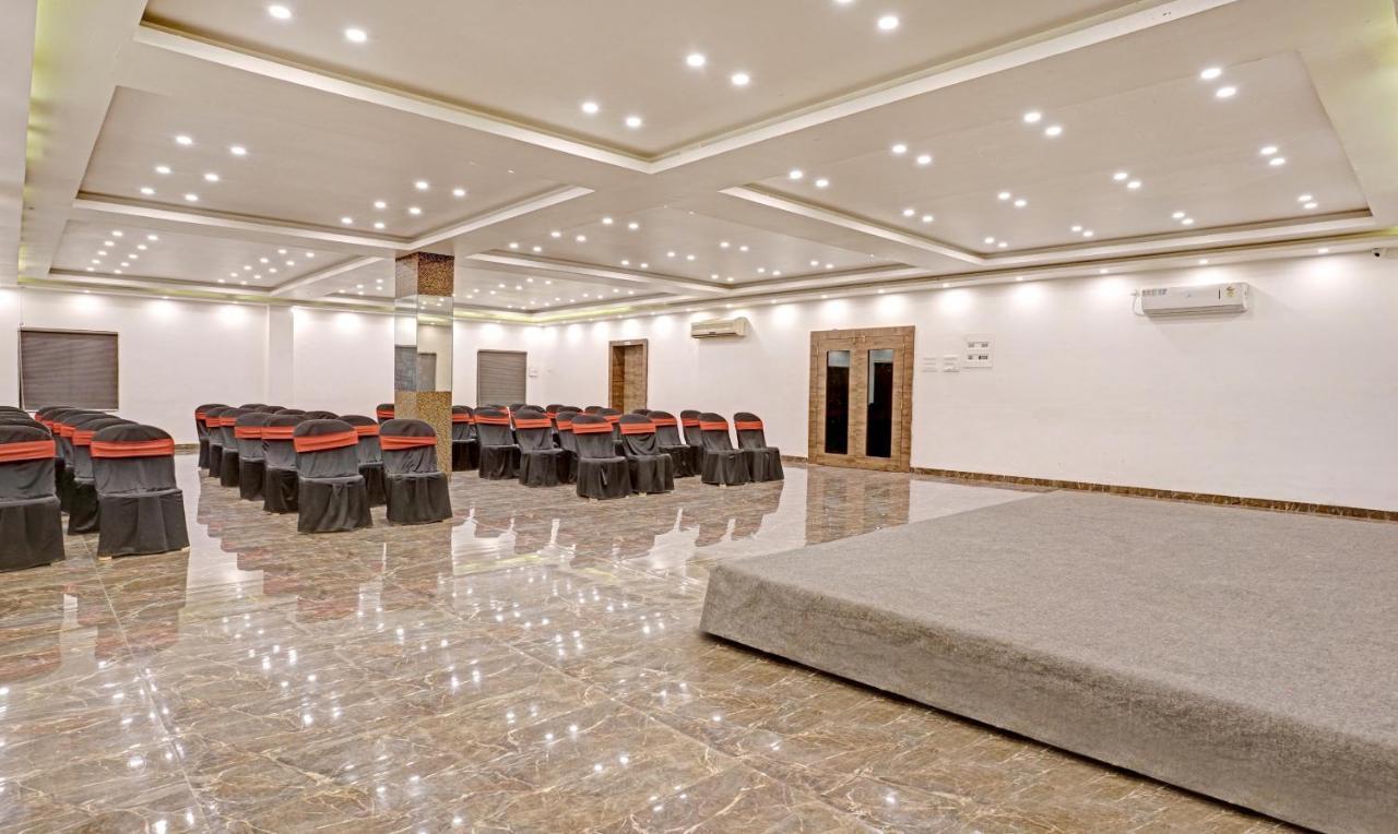 Treebo Varsha Palace Aurangabad  Eksteriør bilde
